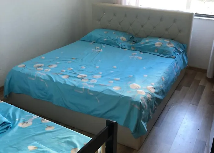 Priam * Golem (Tirana)